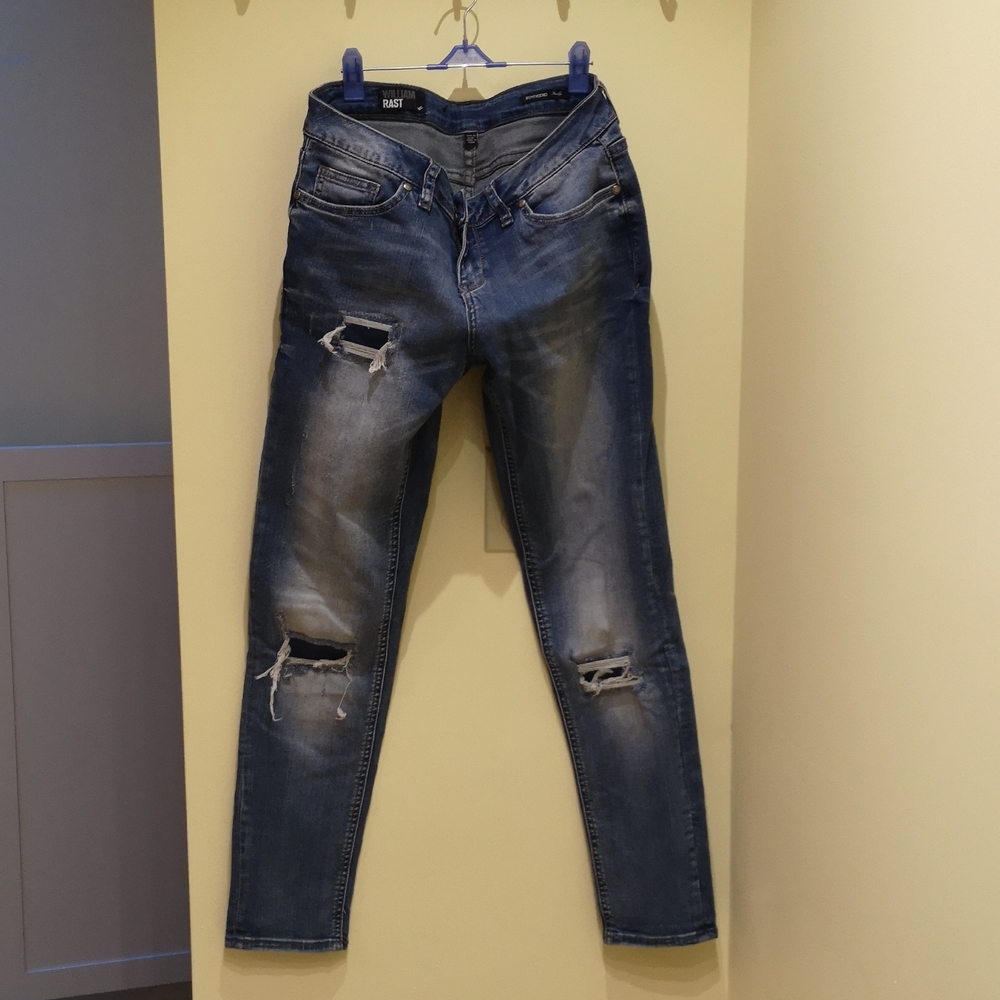 William Rast cropped boyfriend jeans size 26